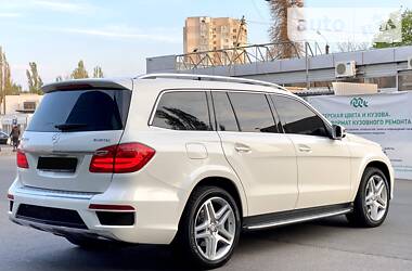 Позашляховик / Кросовер Mercedes-Benz GL-Class 2014 в 