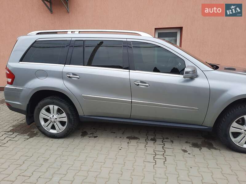 Позашляховик / Кросовер Mercedes-Benz GL-Class 2010 в Чернівцях