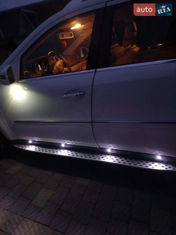 Внедорожник / Кроссовер Mercedes-Benz GL-Class 2010 в Бучаче