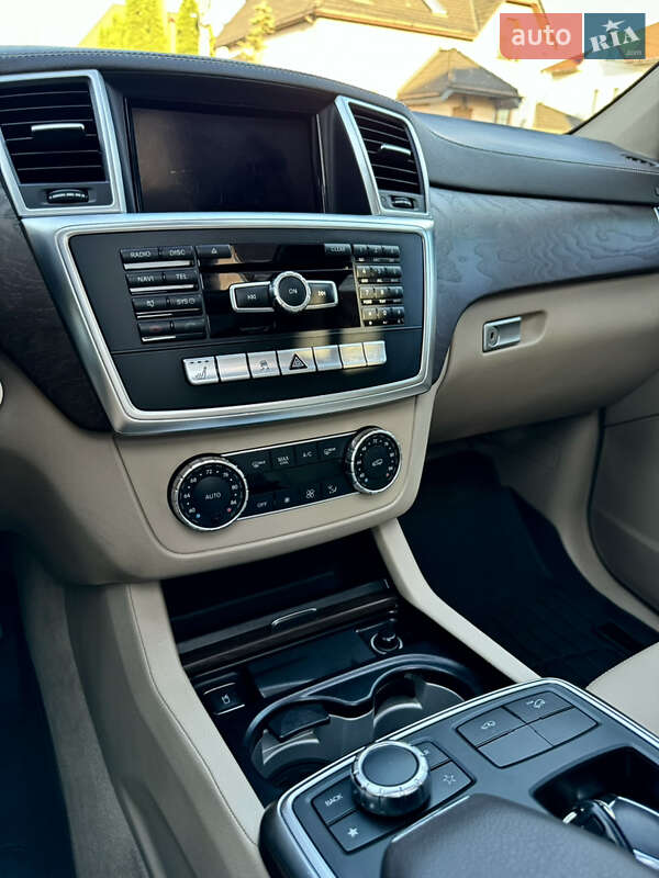 Внедорожник / Кроссовер Mercedes-Benz GL-Class 2015 в Киеве фото 29 Внедорожник / Кроссовер Mercedes-Benz GL-Class 2015 в Киеве