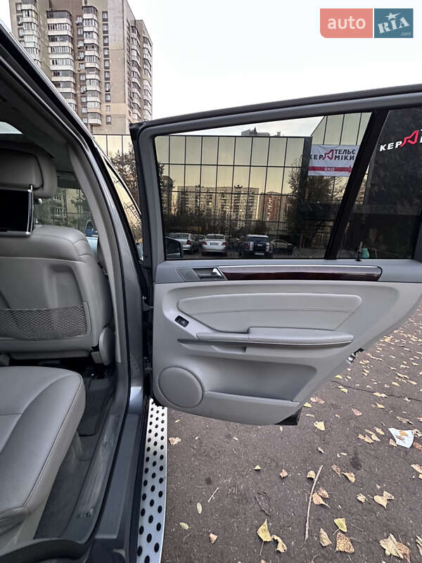 Внедорожник / Кроссовер Mercedes-Benz GL-Class 2010 в Киеве