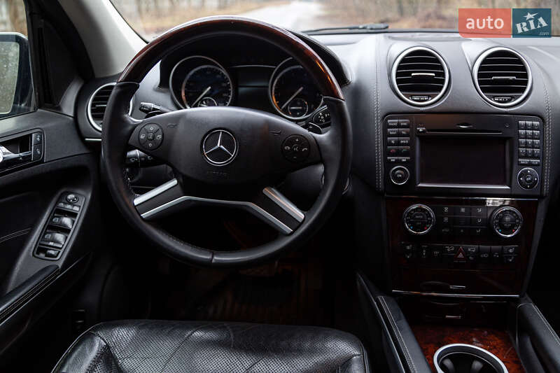 Внедорожник / Кроссовер Mercedes-Benz GL-Class 2010 в Киеве