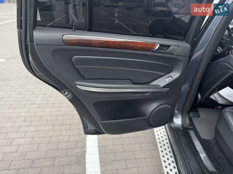 Позашляховик / Кросовер Mercedes-Benz GL-Class 2010 в Києві