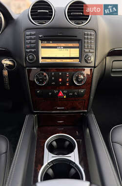 Позашляховик / Кросовер Mercedes-Benz GL-Class 2010 в 