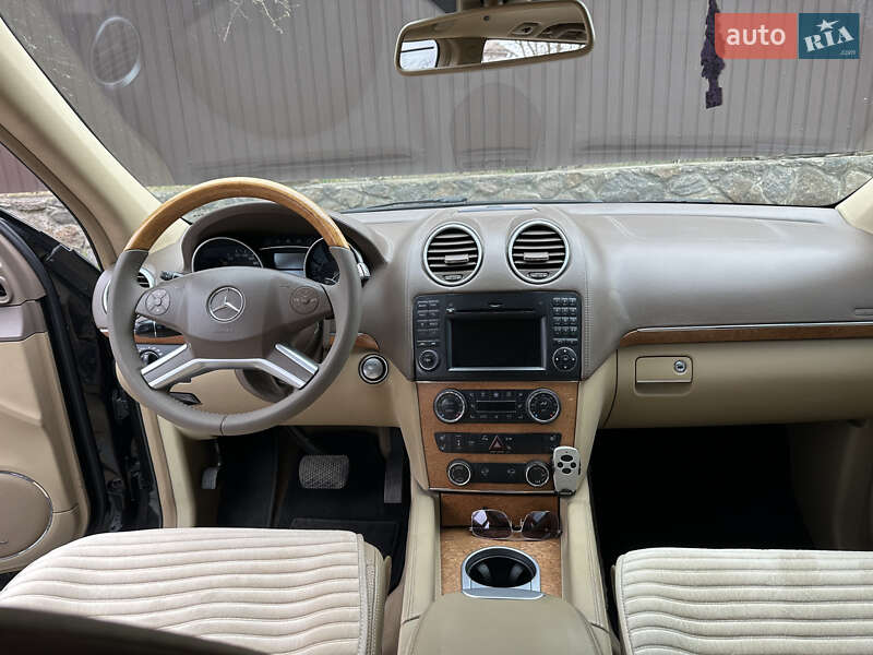 Внедорожник / Кроссовер Mercedes-Benz GL-Class 2009 в Гайсине