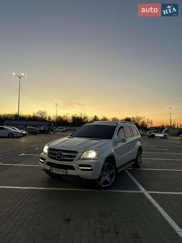 Mercedes-Benz GL-Class 2011