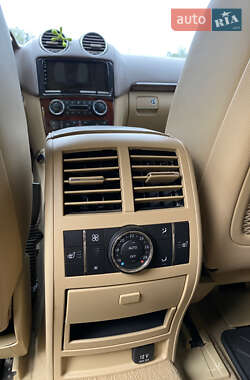 Внедорожник / Кроссовер Mercedes-Benz GL-Class 2006 в 