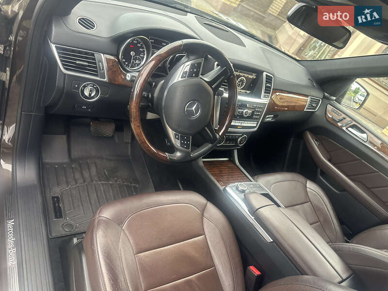Внедорожник / Кроссовер Mercedes-Benz GL-Class 2014 в Львове фото 16 Внедорожник / Кроссовер Mercedes-Benz GL-Class 2014 в Львове