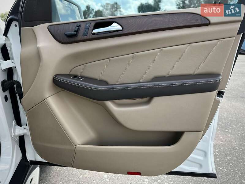 Позашляховик / Кросовер Mercedes-Benz GL-Class 2015 в Києві