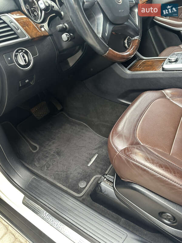 Позашляховик / Кросовер Mercedes-Benz GL-Class 2015 в Ужгороді