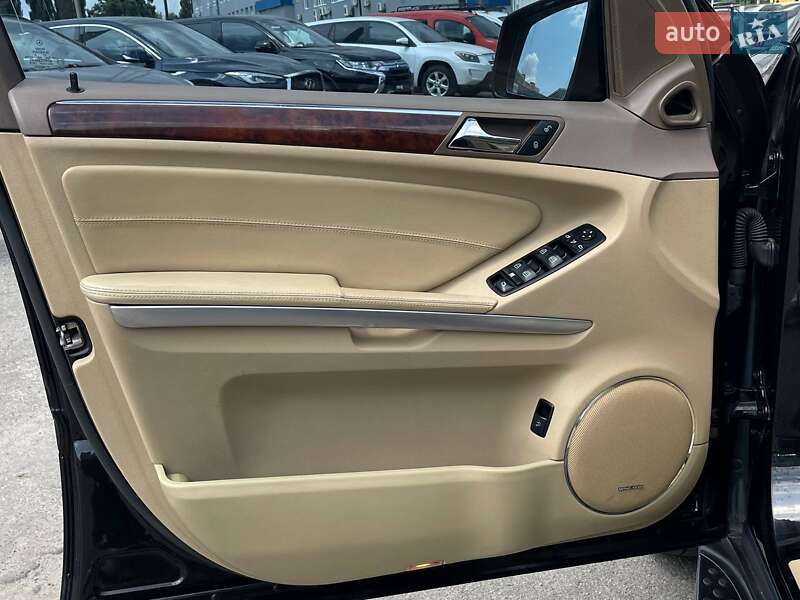 Позашляховик / Кросовер Mercedes-Benz GL-Class 2010 в Києві