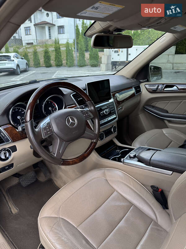 Внедорожник / Кроссовер Mercedes-Benz GL-Class 2012 в Ровно фото 9 Внедорожник / Кроссовер Mercedes-Benz GL-Class 2012 в Ровно