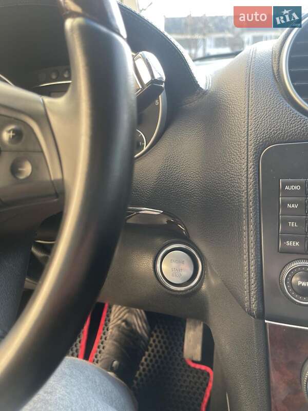 Внедорожник / Кроссовер Mercedes-Benz GL-Class 2007 в Заставной фото 3 Внедорожник / Кроссовер Mercedes-Benz GL-Class 2007 в Заставной