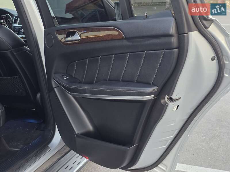 Позашляховик / Кросовер Mercedes-Benz GL-Class 2012 в Тернополі фото 41 Позашляховик / Кросовер Mercedes-Benz GL-Class 2012 в Тернополі