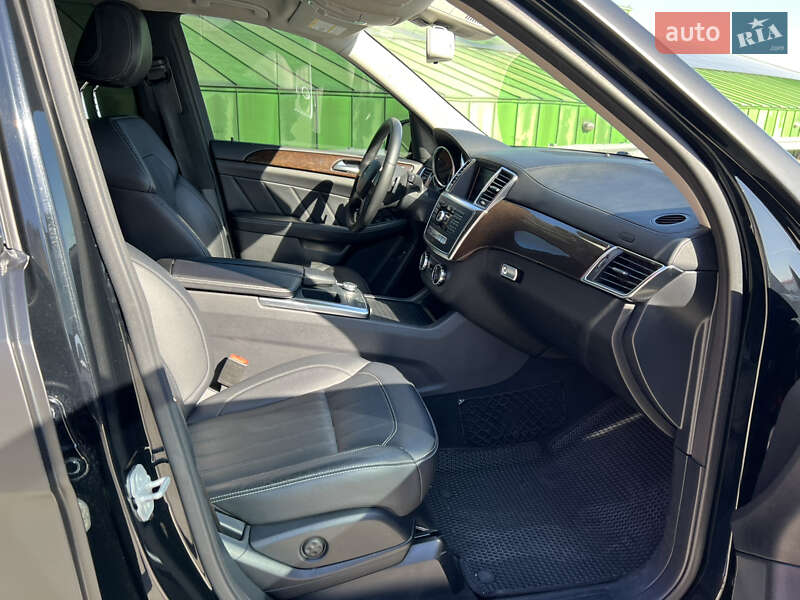 Внедорожник / Кроссовер Mercedes-Benz GL-Class 2015 в Киеве фото 28 Внедорожник / Кроссовер Mercedes-Benz GL-Class 2015 в Киеве