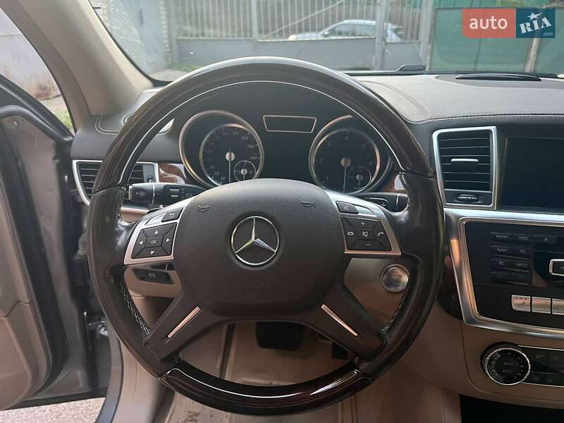 Позашляховик / Кросовер Mercedes-Benz GL-Class 2015 в Києві