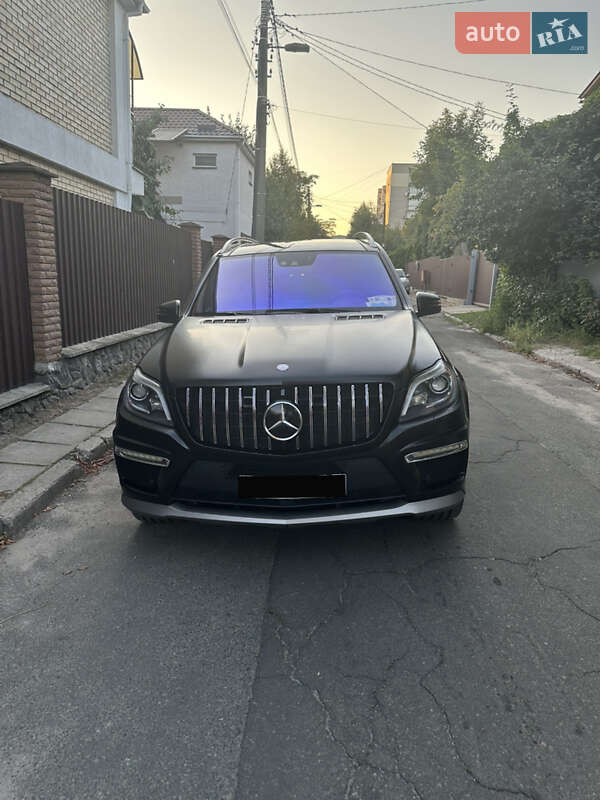Mercedes-Benz GL-Class 2012