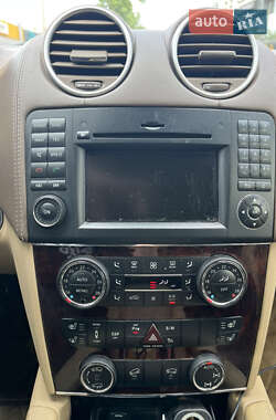 Позашляховик / Кросовер Mercedes-Benz GL-Class 2010 в 