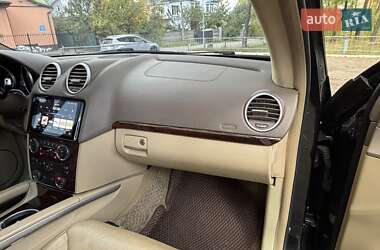 Позашляховик / Кросовер Mercedes-Benz GL-Class 2011 в 
