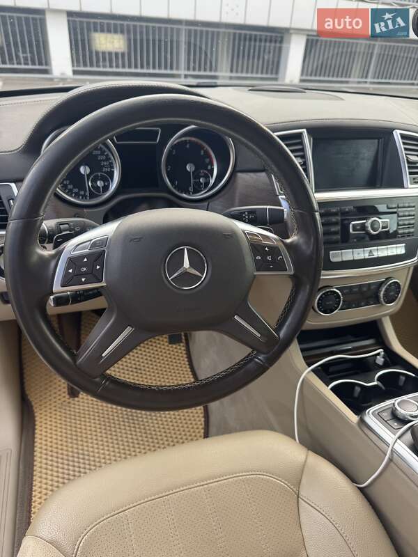 Внедорожник / Кроссовер Mercedes-Benz GL-Class 2013 в Харькове фото 13 Внедорожник / Кроссовер Mercedes-Benz GL-Class 2013 в Харькове