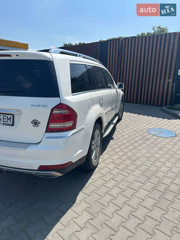 Позашляховик / Кросовер Mercedes-Benz GL-Class 2011 в Чернівцях