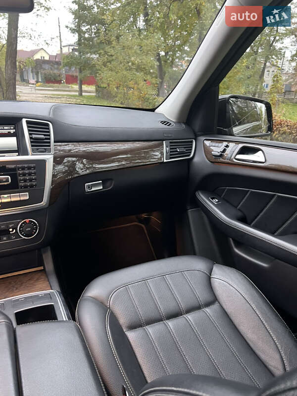 Внедорожник / Кроссовер Mercedes-Benz GL-Class 2015 в Киеве фото 15 Внедорожник / Кроссовер Mercedes-Benz GL-Class 2015 в Киеве