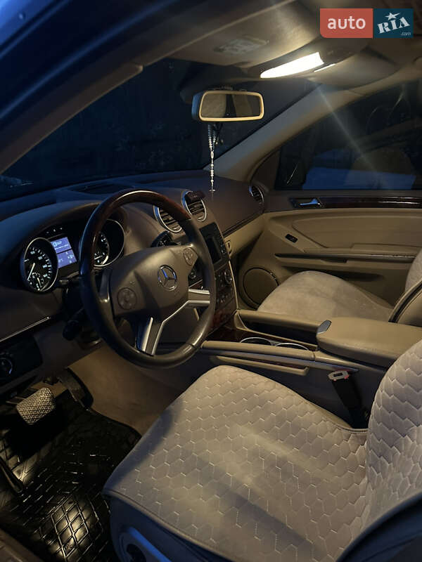 Позашляховик / Кросовер Mercedes-Benz GL-Class 2011 в Тернополі фото 15 Позашляховик / Кросовер Mercedes-Benz GL-Class 2011 в Тернополі