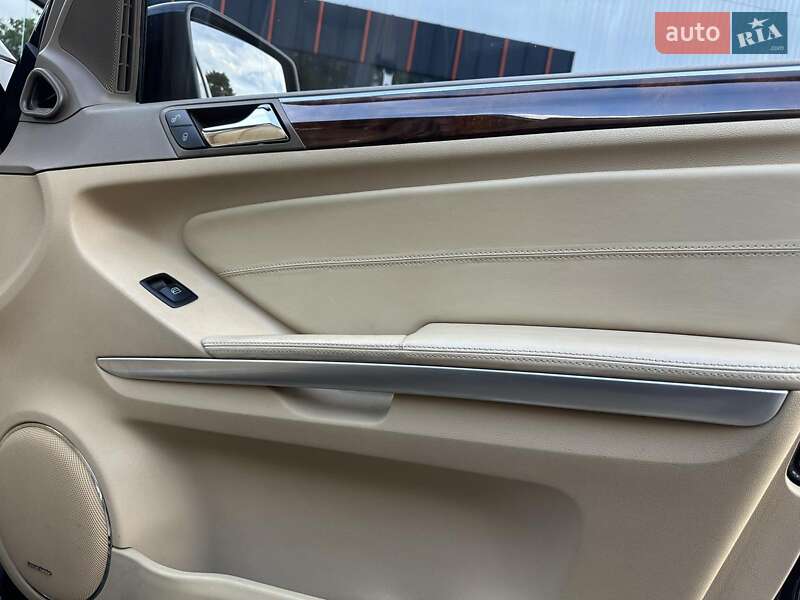 Позашляховик / Кросовер Mercedes-Benz GL-Class 2010 в Броварах