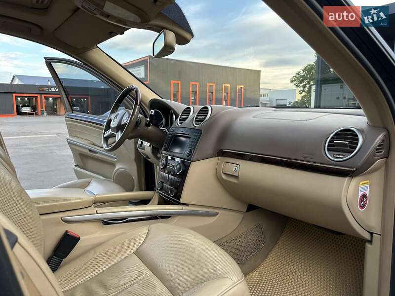 Позашляховик / Кросовер Mercedes-Benz GL-Class 2010 в Броварах