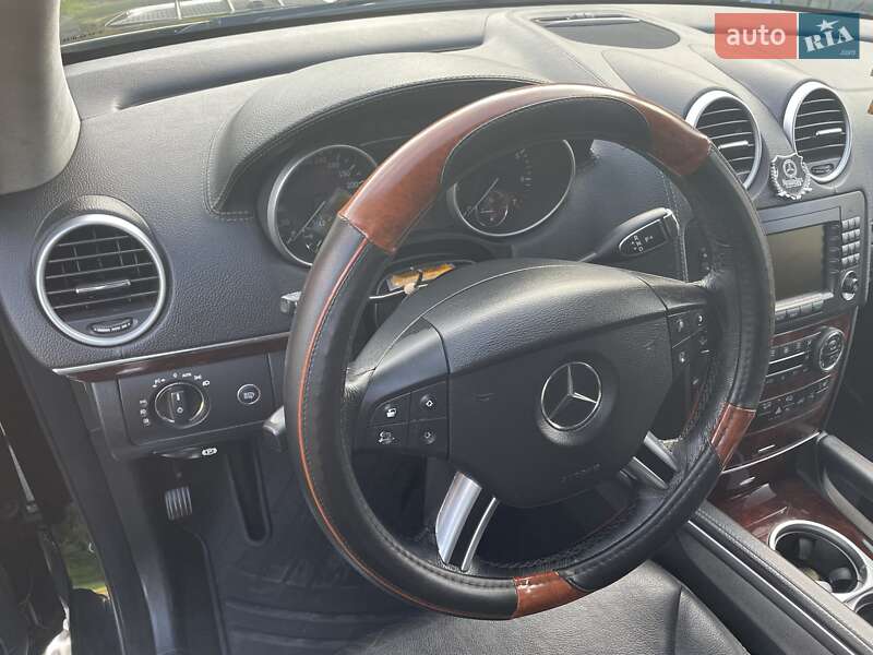 Позашляховик / Кросовер Mercedes-Benz GL-Class 2007 в Сваляві