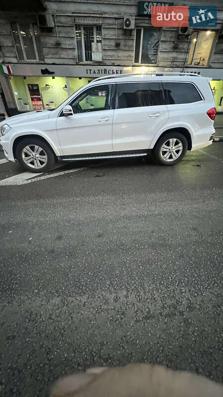 Внедорожник / Кроссовер Mercedes-Benz GL-Class 2015 в Киеве фото 6 Внедорожник / Кроссовер Mercedes-Benz GL-Class 2015 в Киеве