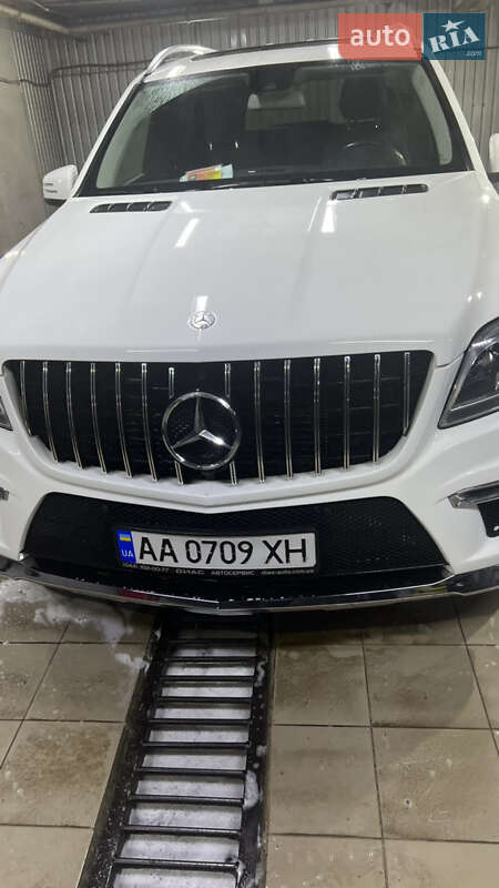 Внедорожник / Кроссовер Mercedes-Benz GL-Class 2015 в Киеве фото 60 Внедорожник / Кроссовер Mercedes-Benz GL-Class 2015 в Киеве