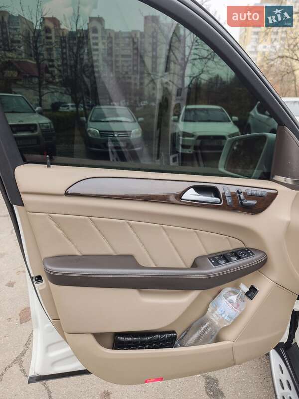Внедорожник / Кроссовер Mercedes-Benz GL-Class 2014 в Киеве фото 10 Внедорожник / Кроссовер Mercedes-Benz GL-Class 2014 в Киеве