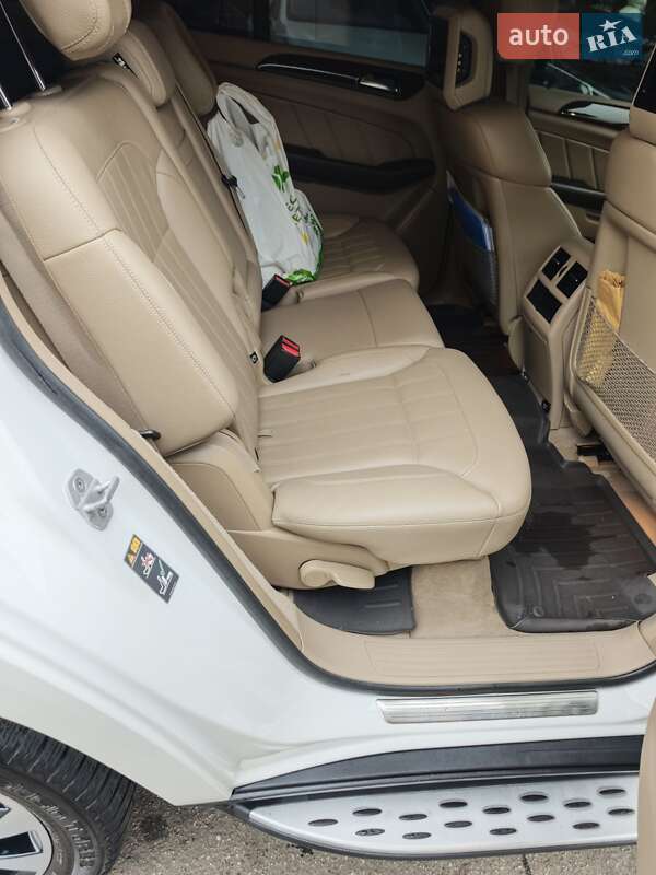 Внедорожник / Кроссовер Mercedes-Benz GL-Class 2014 в Киеве фото 17 Внедорожник / Кроссовер Mercedes-Benz GL-Class 2014 в Киеве