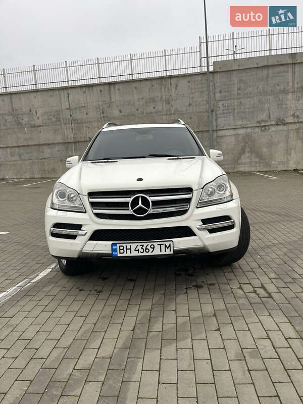 Mercedes-Benz GL-Class 2011