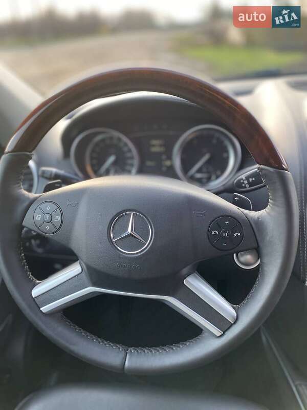 Внедорожник / Кроссовер Mercedes-Benz GL-Class 2011 в Соленом