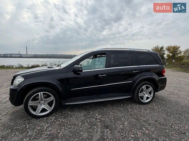 Mercedes-Benz GL-Class