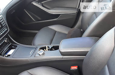 Позашляховик / Кросовер Mercedes-Benz GLA-Class 2015 в 