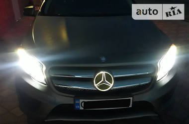 Позашляховик / Кросовер Mercedes-Benz GLA-Class 2015 в 