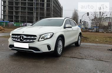 Хетчбек Mercedes-Benz GLA-Class 2017 в 