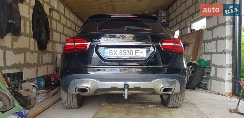 Внедорожник / Кроссовер Mercedes-Benz GLA-Class 2017 в Хмельницком