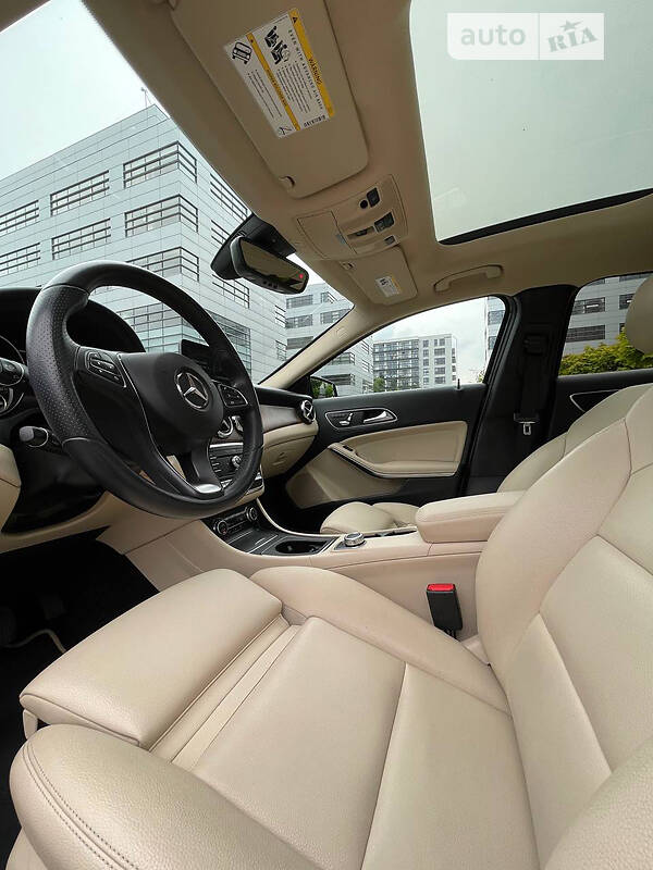 Позашляховик / Кросовер Mercedes-Benz GLA-Class 2018 в Львові