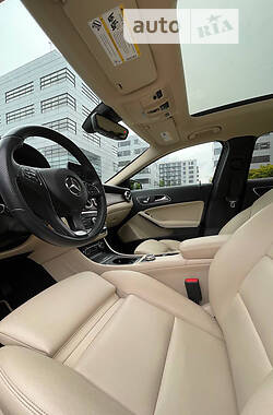 Внедорожник / Кроссовер Mercedes-Benz GLA-Class 2018 в 