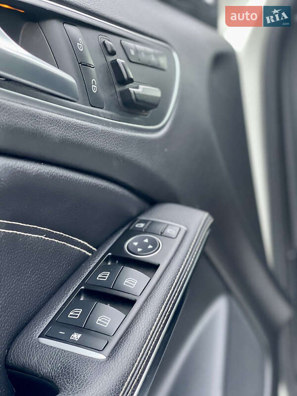 Внедорожник / Кроссовер Mercedes-Benz GLA-Class 2015 в Ровно