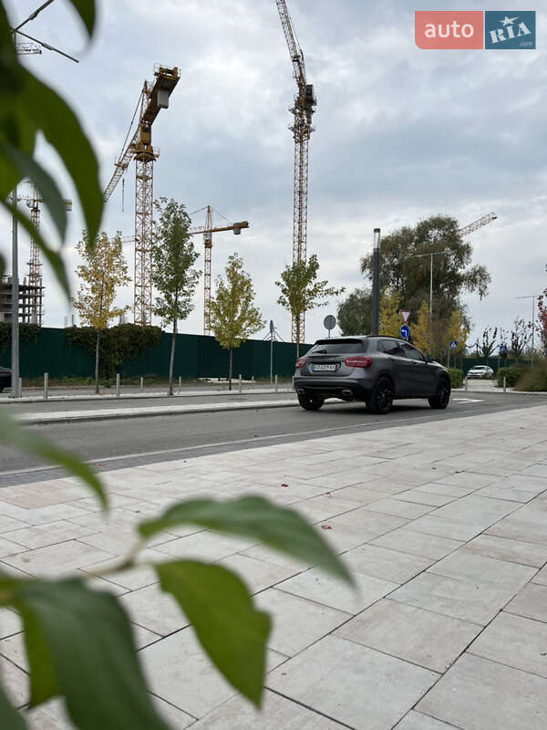 Внедорожник / Кроссовер Mercedes-Benz GLA-Class 2014 в Киеве