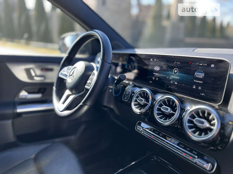 Внедорожник / Кроссовер Mercedes-Benz GLA-Class 2020 в Киеве