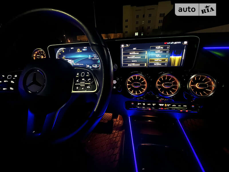 Внедорожник / Кроссовер Mercedes-Benz GLA-Class 2020 в Киеве