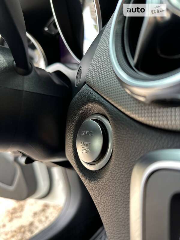 Позашляховик / Кросовер Mercedes-Benz GLA-Class 2019 в Кропивницькому