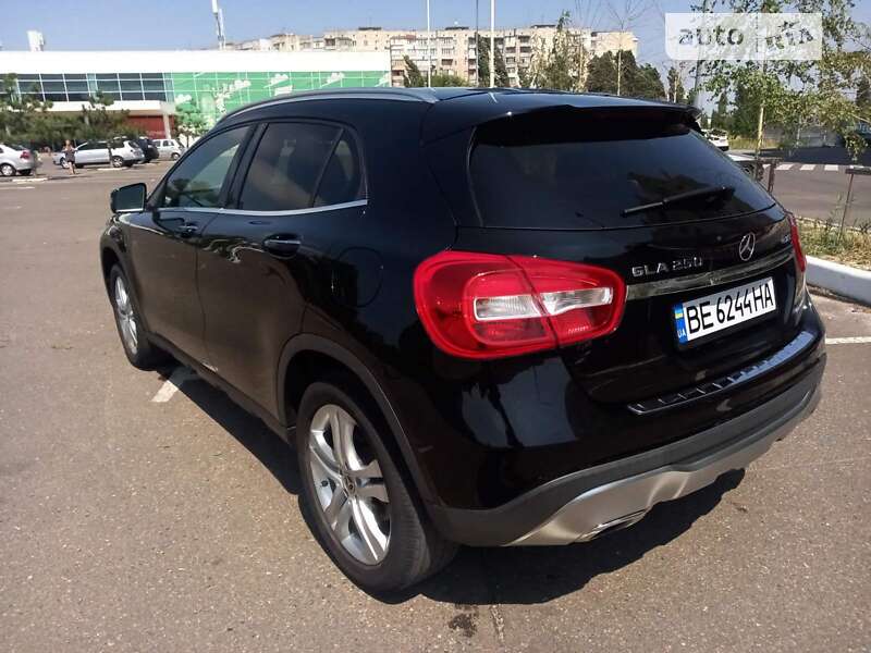 Позашляховик / Кросовер Mercedes-Benz GLA-Class 2018 в Миколаєві