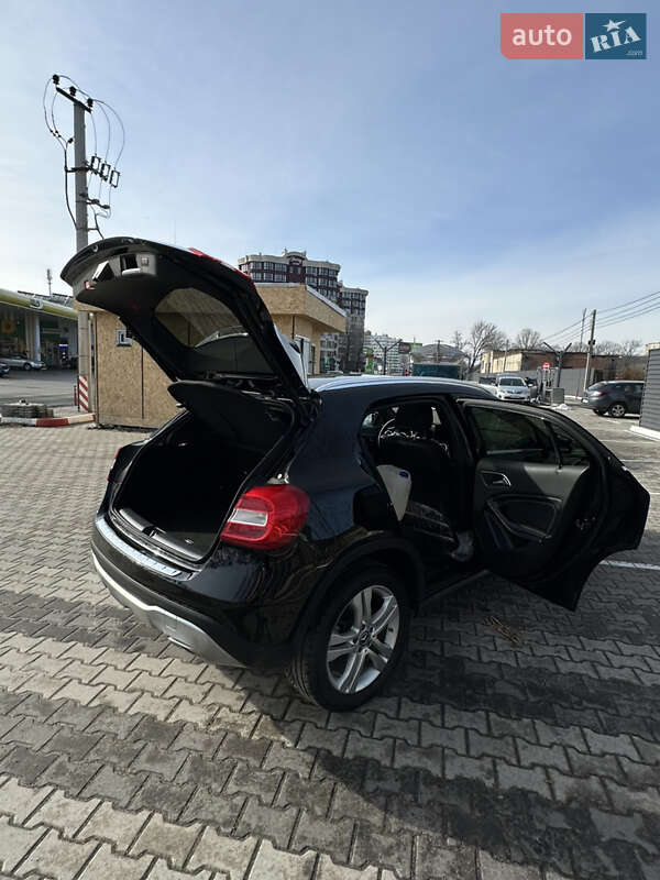 Внедорожник / Кроссовер Mercedes-Benz GLA-Class 2019 в Киеве